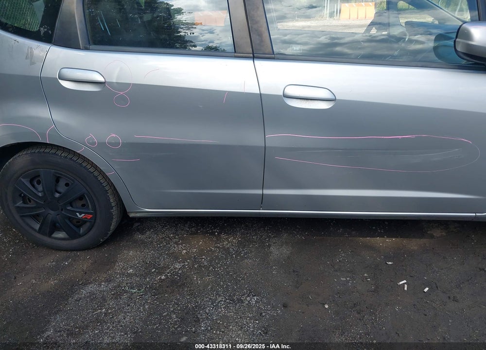 2013 HONDA FIT VIN: JHMGE8H36DC078380