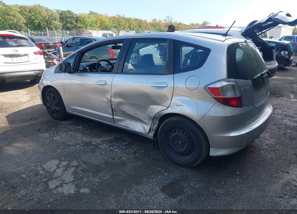 2013 HONDA FIT VIN: JHMGE8H36DC078380
