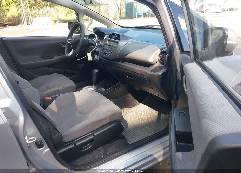 2013 HONDA FIT VIN: JHMGE8H36DC078380