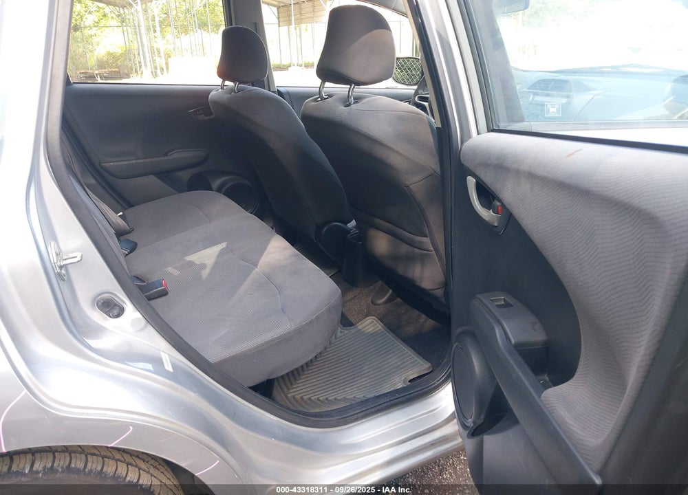 2013 HONDA FIT VIN: JHMGE8H36DC078380