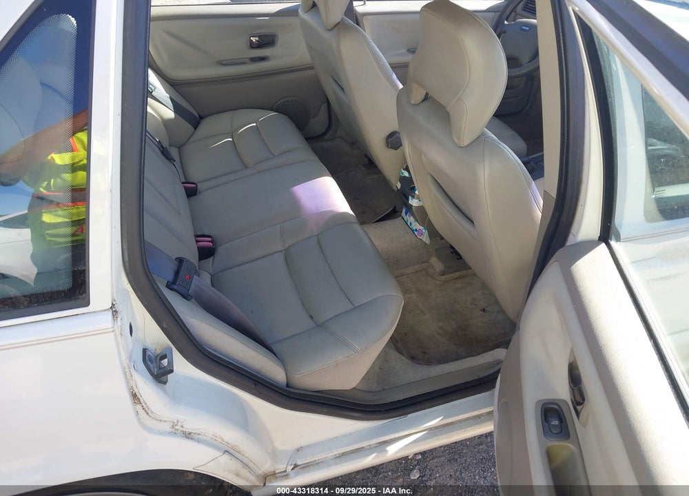 1998 VOLVO S70 GTAS/GTMS VIN: YV1LS5588W1517918