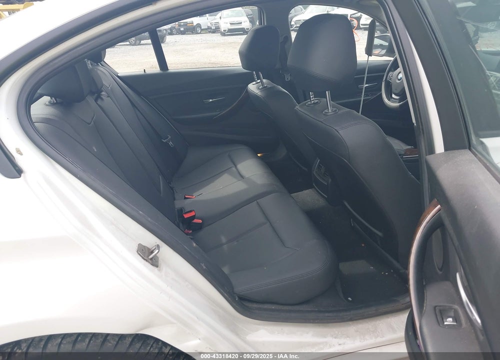 2017 BMW 3 SERIES VIN: WBA8E5G30HNU42435