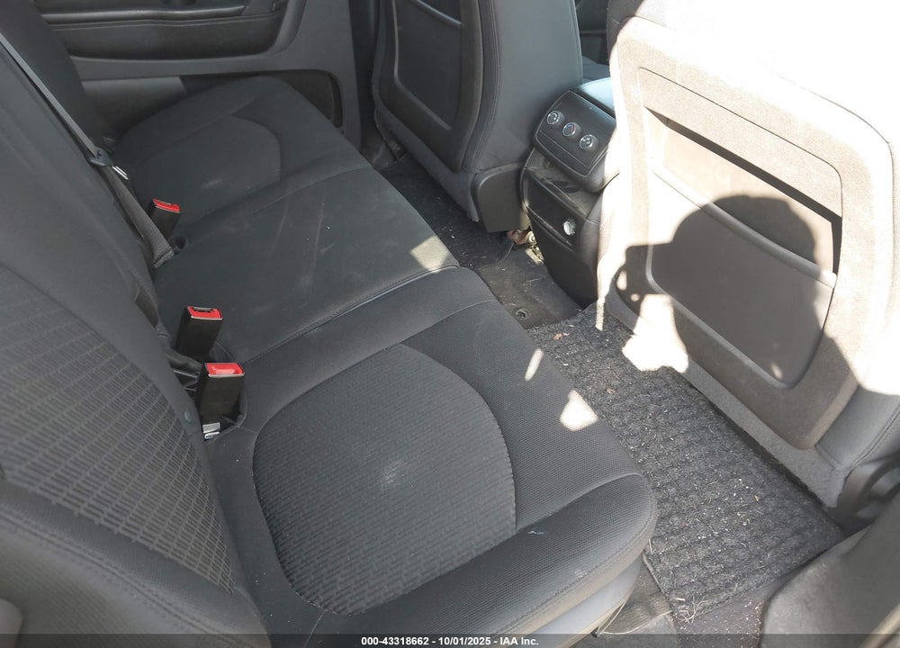 2011 CHEVROLET TRAVERSE VIN: 1GNKVGED2BJ166846