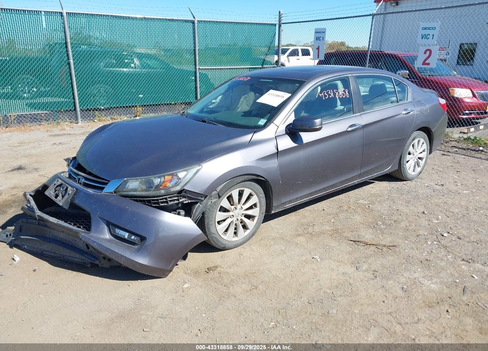 2015 HONDA ACCORD VIN: 1HGCR2F70FA030283
