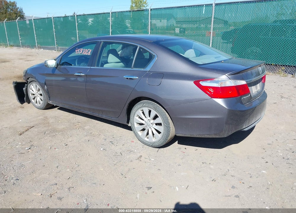 2015 HONDA ACCORD VIN: 1HGCR2F70FA030283