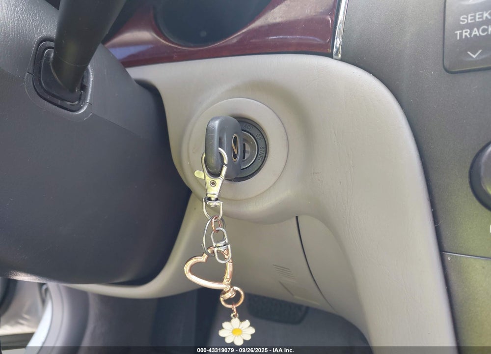 2003 LEXUS ES 300 VIN: JTHBF30G936021371