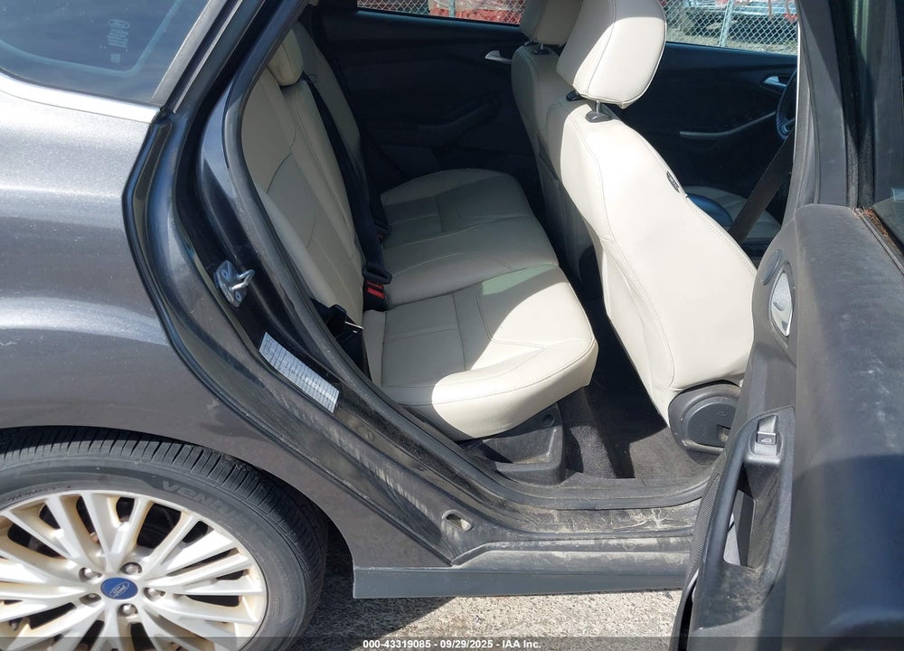 2017 FORD FOCUS TITANIUM VIN: 1FADP3N20HL287641