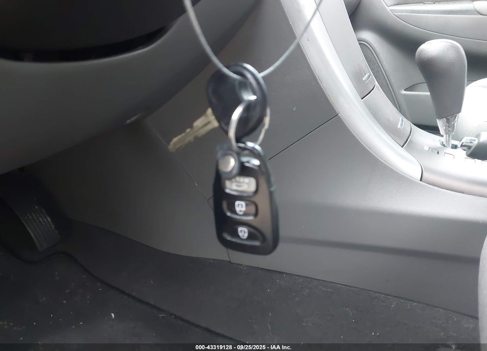 2010 HYUNDAI SONATA VIN: 5NPET4AC3AH647073