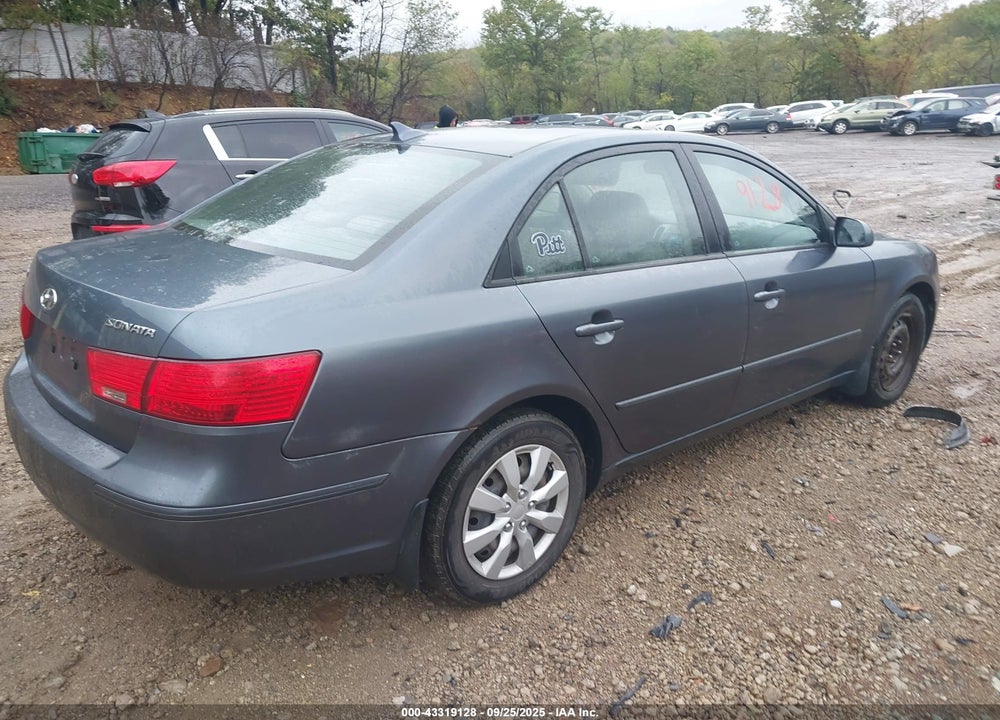 2010 HYUNDAI SONATA VIN: 5NPET4AC3AH647073