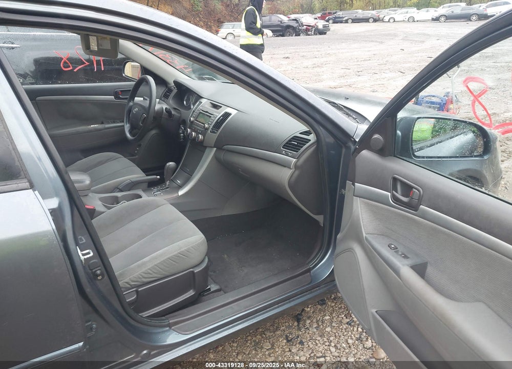 2010 HYUNDAI SONATA VIN: 5NPET4AC3AH647073