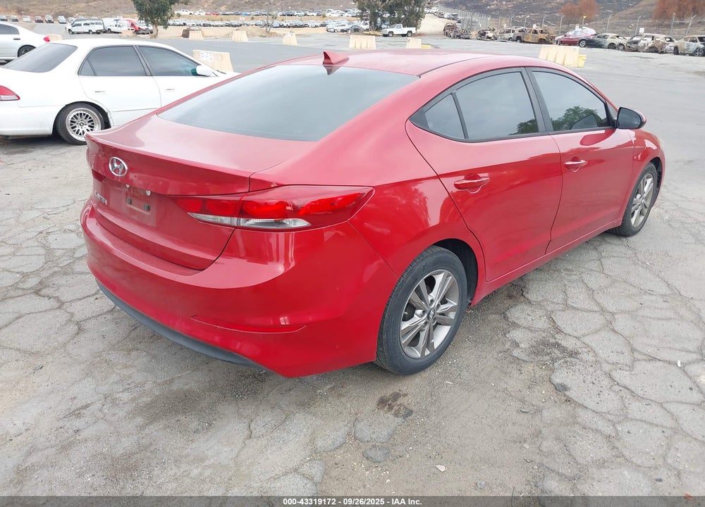 2017 HYUNDAI ELANTRA VIN: 5NPD84LF2HH037843