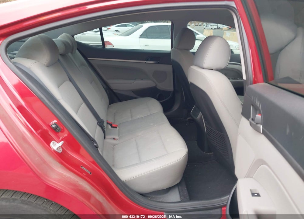 2017 HYUNDAI ELANTRA VIN: 5NPD84LF2HH037843