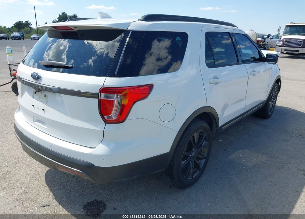 2017 FORD EXPLORER VIN: 1FM5K7D8XHGC89492