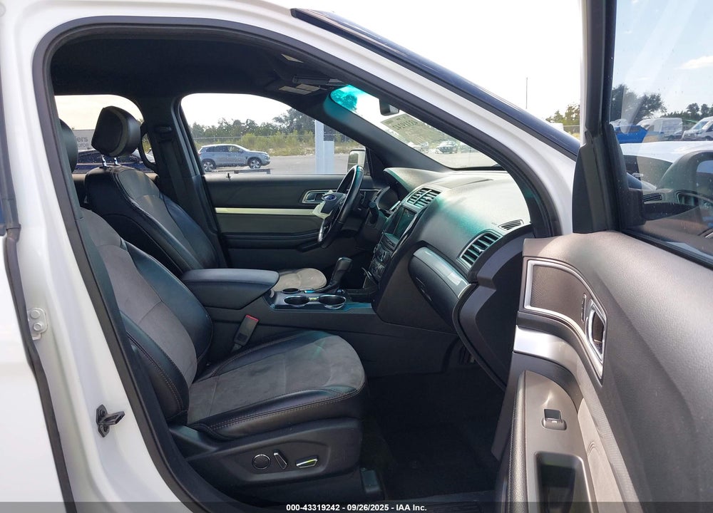 2017 FORD EXPLORER VIN: 1FM5K7D8XHGC89492