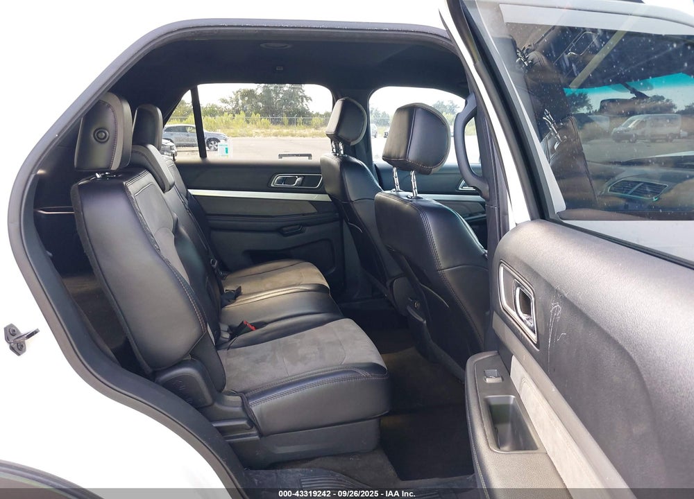 2017 FORD EXPLORER VIN: 1FM5K7D8XHGC89492