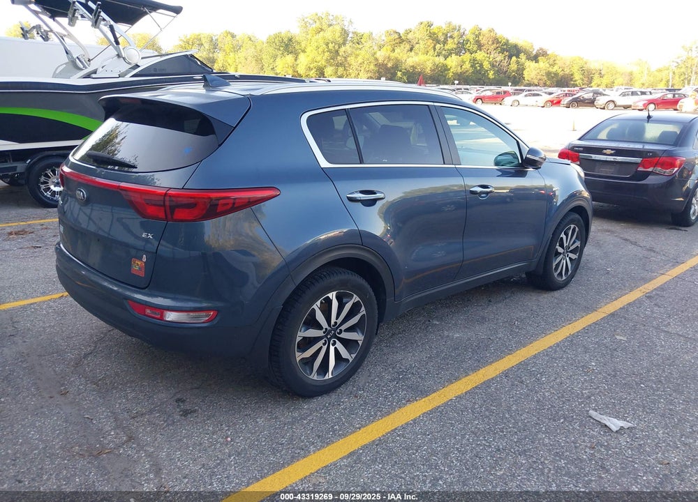 2018 KIA SPORTAGE EX VIN: KNDPNCAC0J7385515