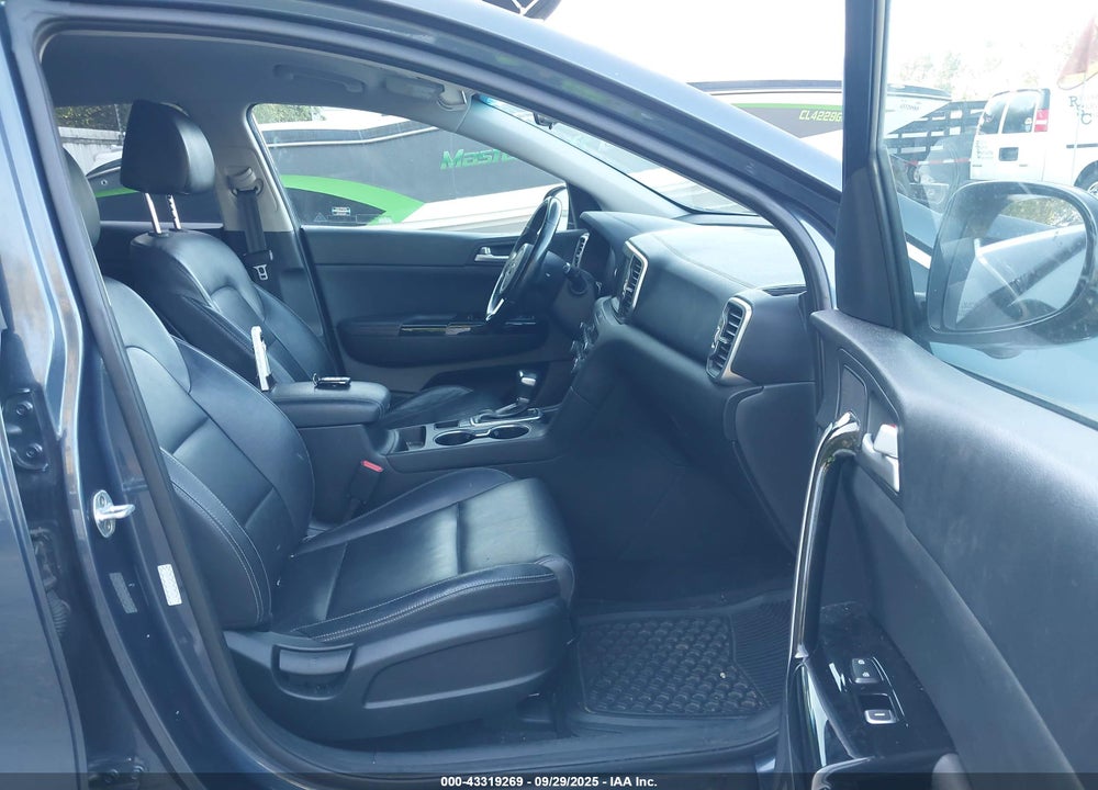 2018 KIA SPORTAGE EX VIN: KNDPNCAC0J7385515