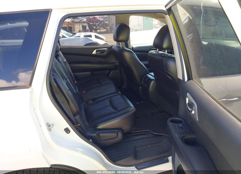 2014 NISSAN PATHFINDER SL VIN: 5N1AR2MN0EC640996
