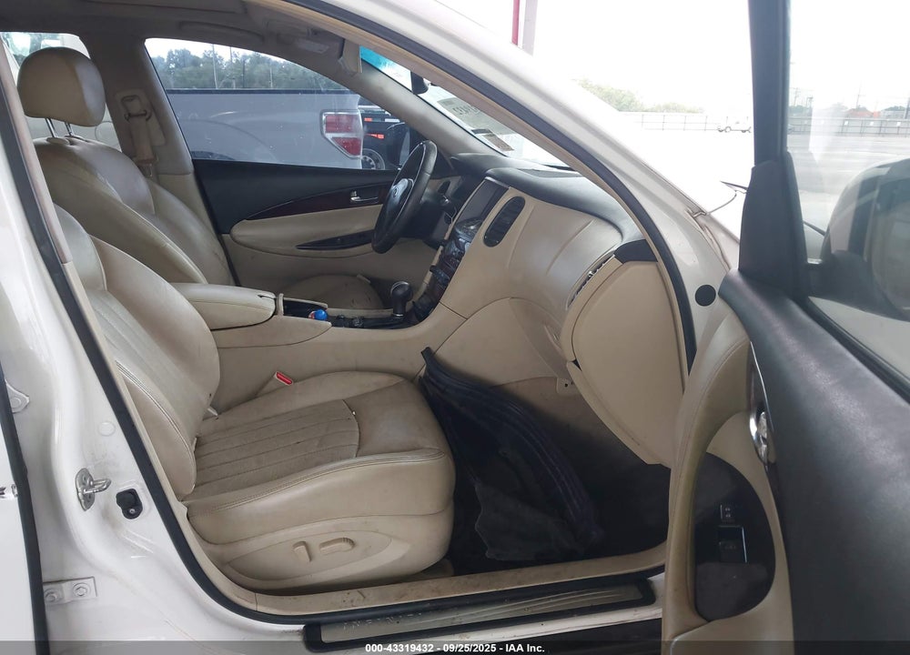 2017 INFINITI QX50 VIN: JN1BJ0RP1HM383038