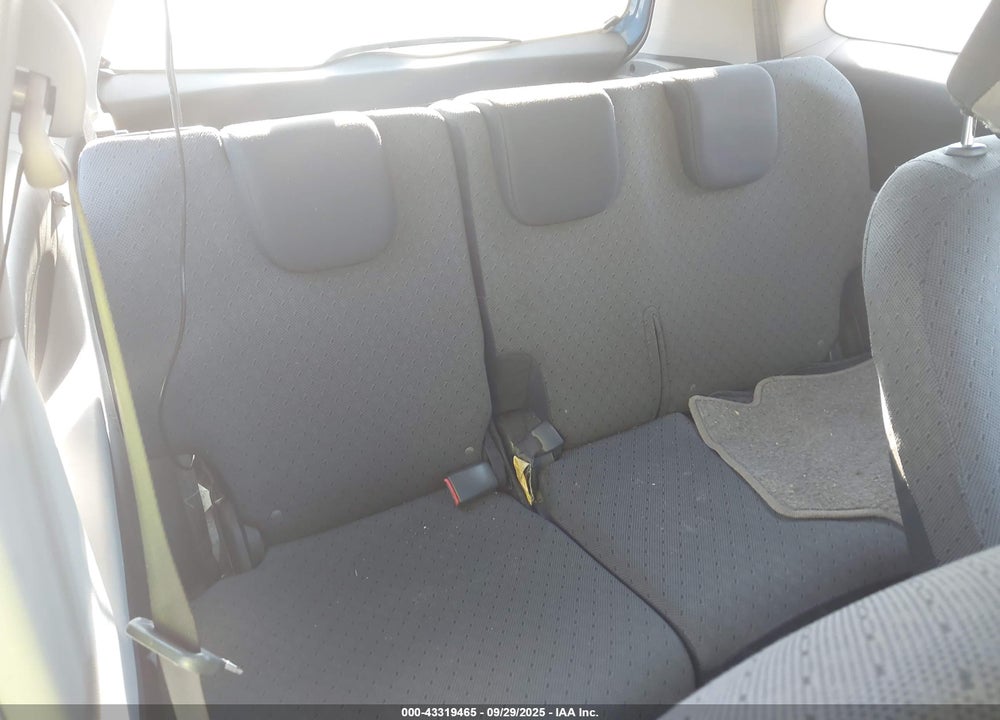 2011 TOYOTA YARIS VIN: JTDJT4K32B5331078