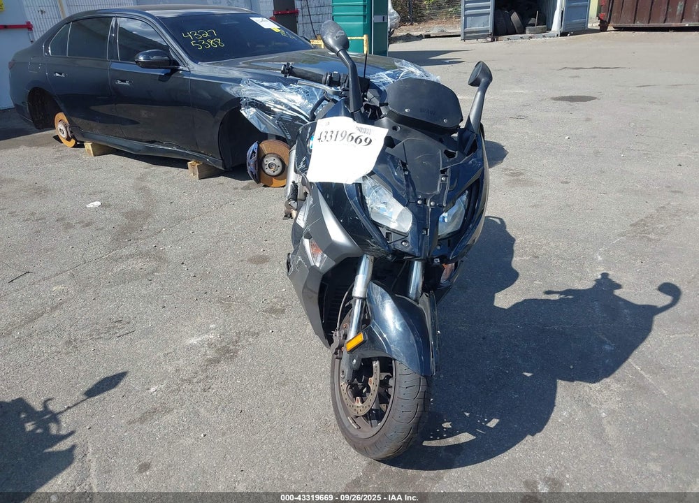 2016 BMW C650 SPORT VIN: WB10C1405GZ314575