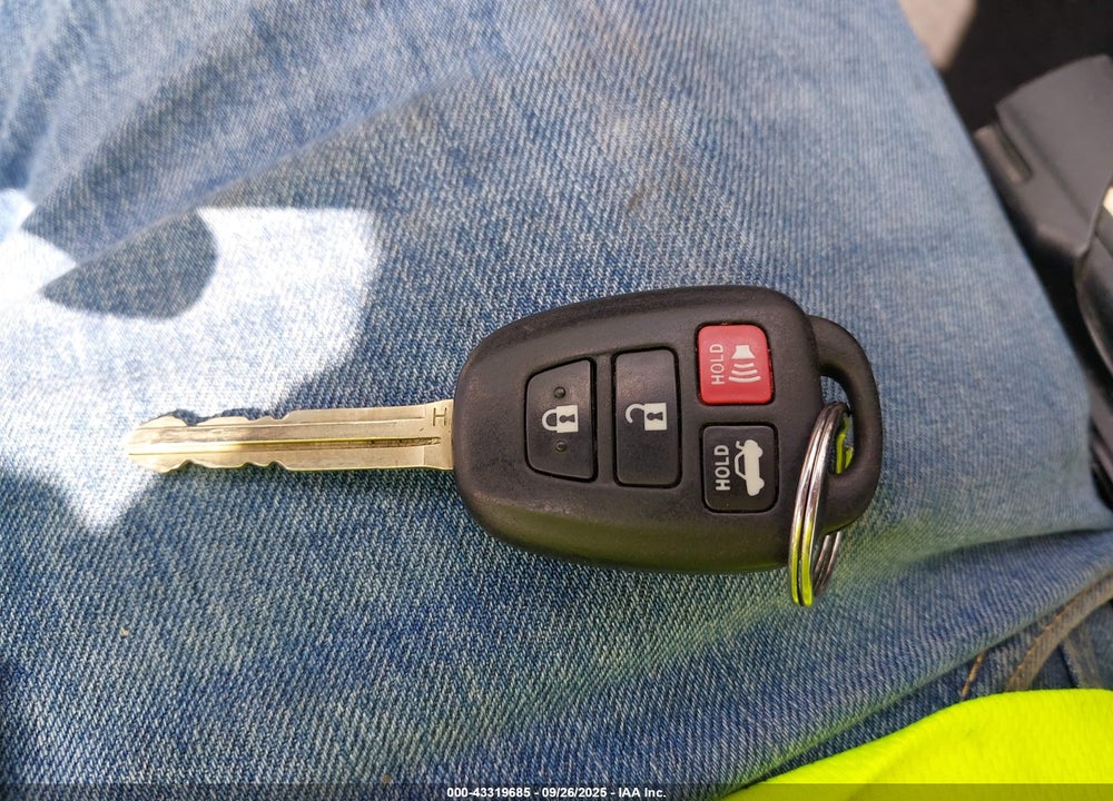 2019 TOYOTA COROLLA SE VIN: 2T1BURHE7KC217183
