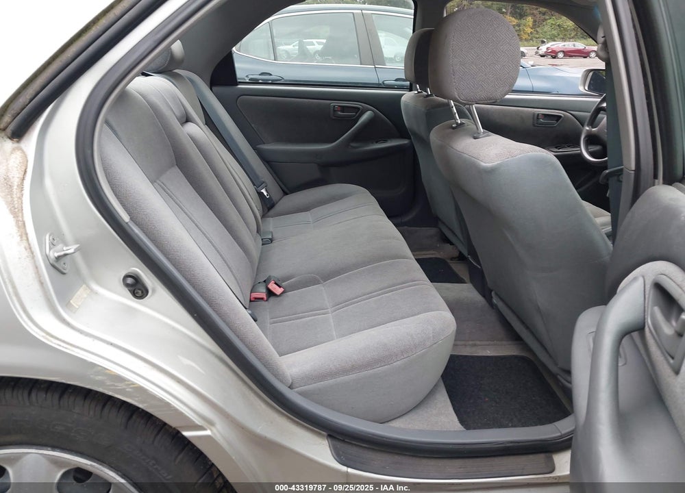 2001 TOYOTA CAMRY CE VIN: 4T1BG22K71U779806