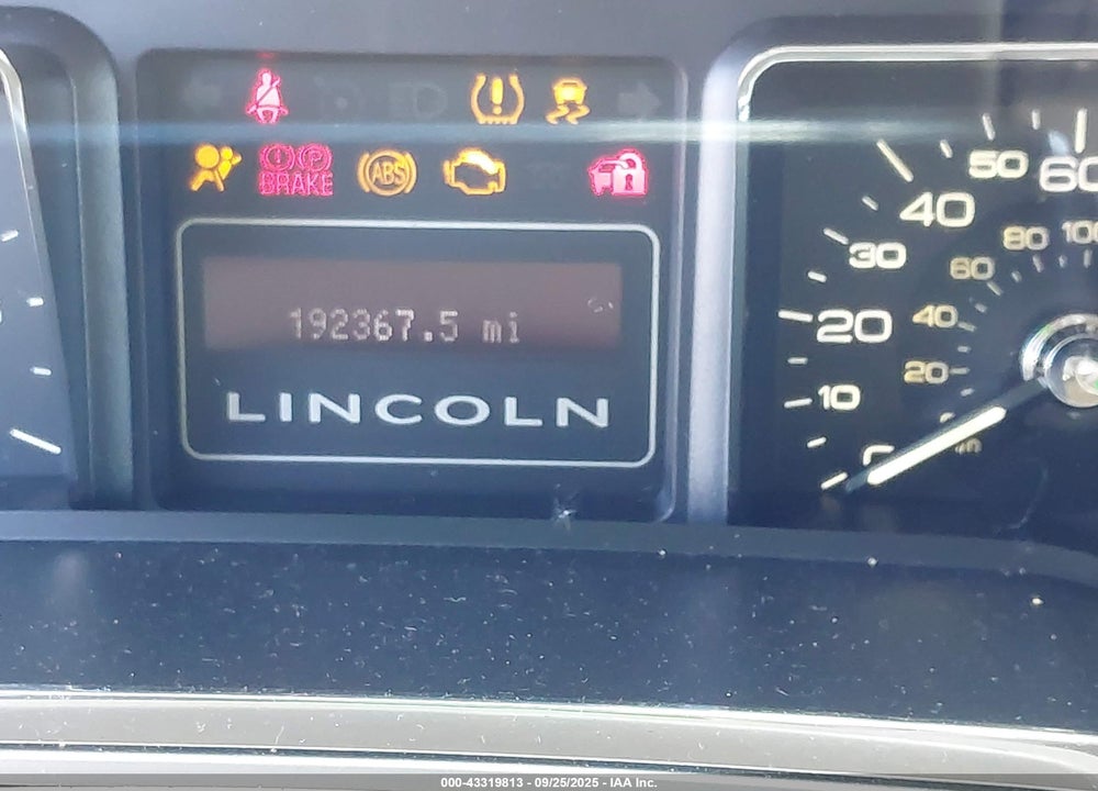 2010 LINCOLN NAVIGATOR VIN: 5LMJJ2J51AEJ05392