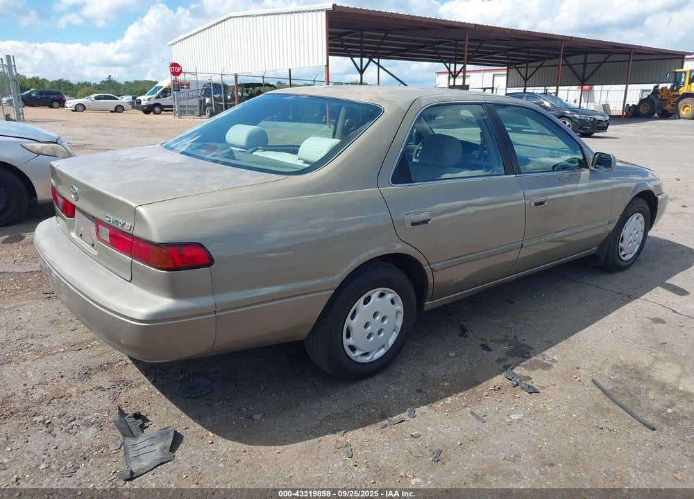 1999 TOYOTA CAMRY LE VIN: JT2BG22K1X0323698
