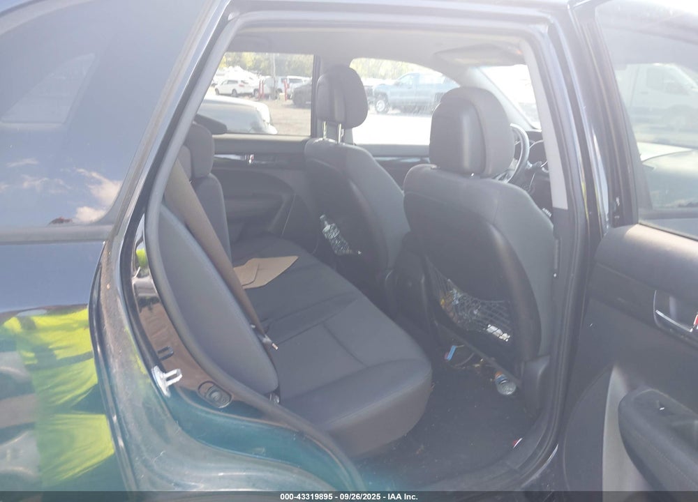 2013 KIA SORENTO VIN: 5XYKTDA22DG396777