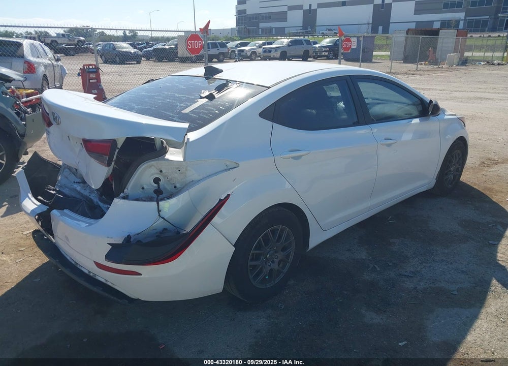 2016 HYUNDAI ELANTRA SE VIN: 5NPDH4AE5GH720127