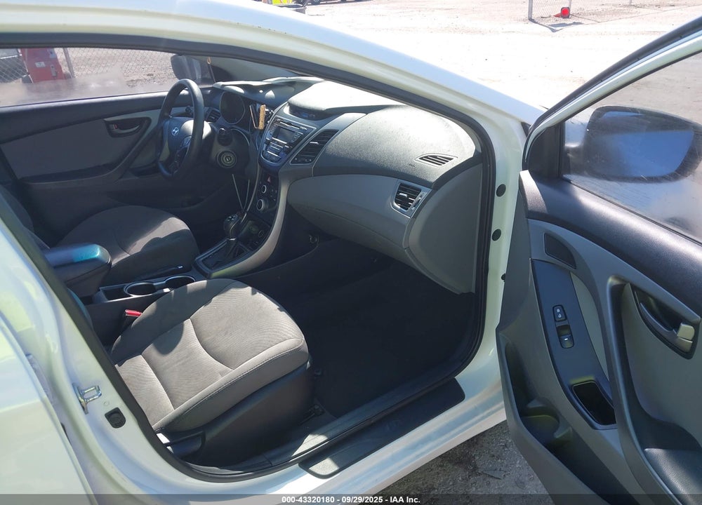 2016 HYUNDAI ELANTRA SE VIN: 5NPDH4AE5GH720127