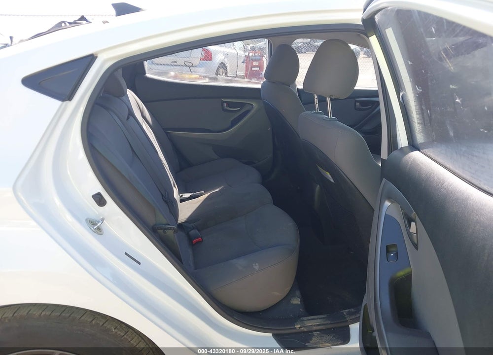 2016 HYUNDAI ELANTRA SE VIN: 5NPDH4AE5GH720127
