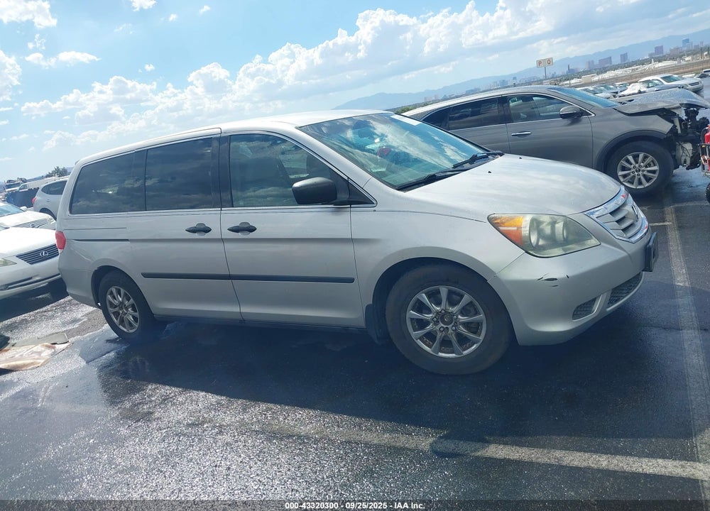 2008 HONDA ODYSSEY LX VIN: 5FNRL38228B083868