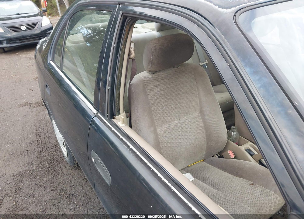 2002 TOYOTA COROLLA CE VIN: 2T1BR12E72C581261