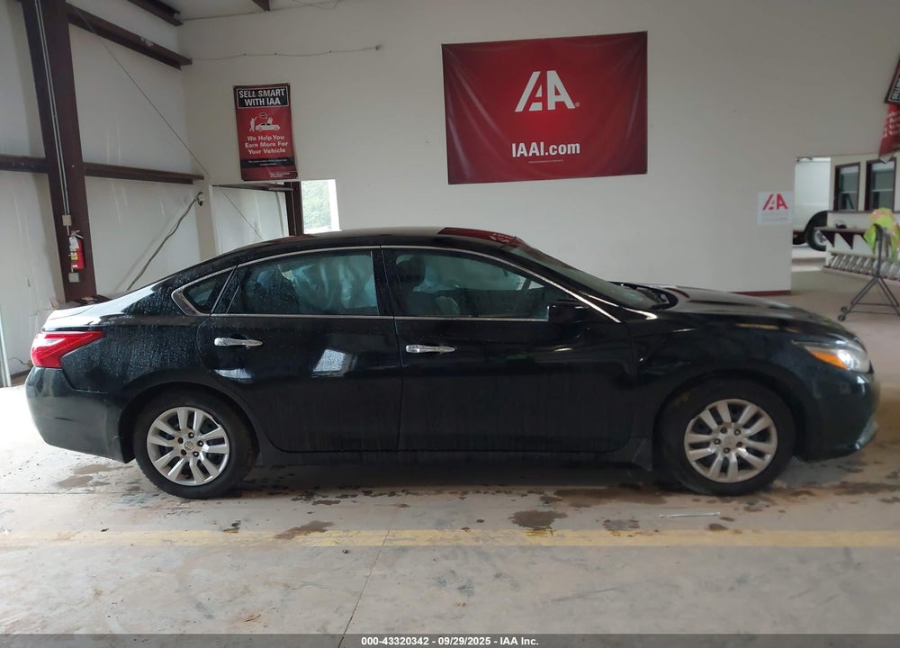 2017 NISSAN ALTIMA VIN: 1N4AL3AP3HC200489