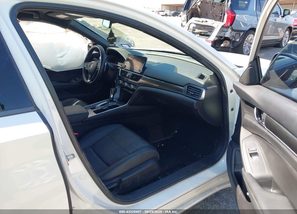 2019 HONDA ACCORD VIN: 1HGCV1F32KA134223