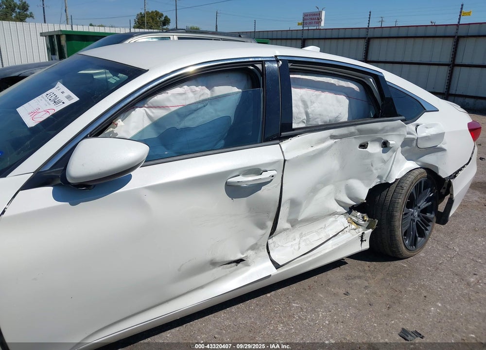 2019 HONDA ACCORD VIN: 1HGCV1F32KA134223