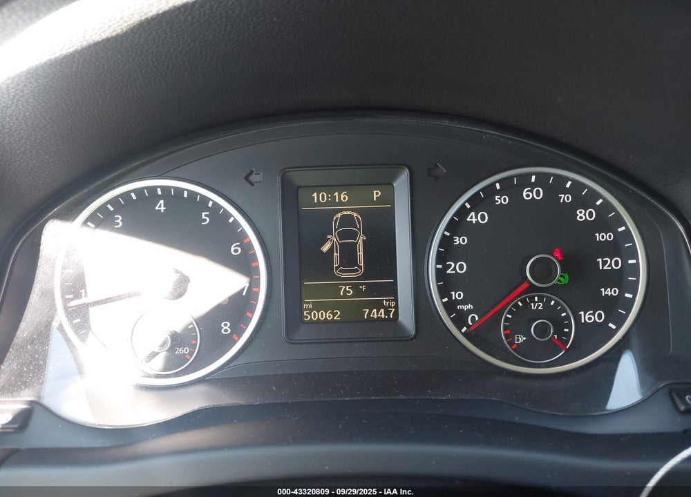 2013 VOLKSWAGEN TIGUAN VIN: WVGAV7AX5DW518565