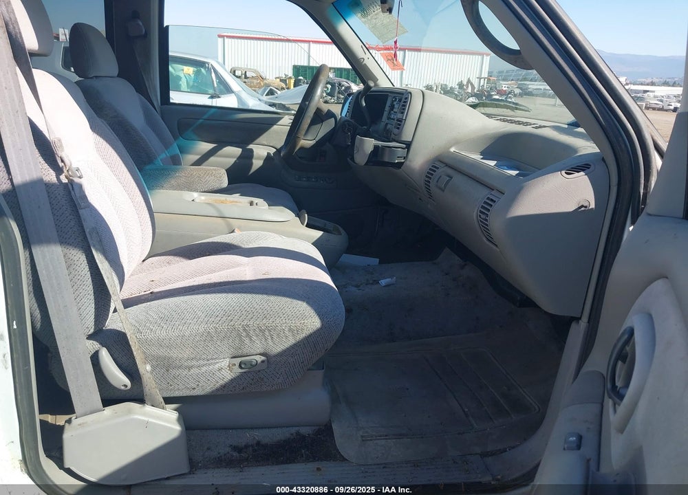 1996 GMC SUBURBAN K1500 VIN: 3GKFK16R0TG511406
