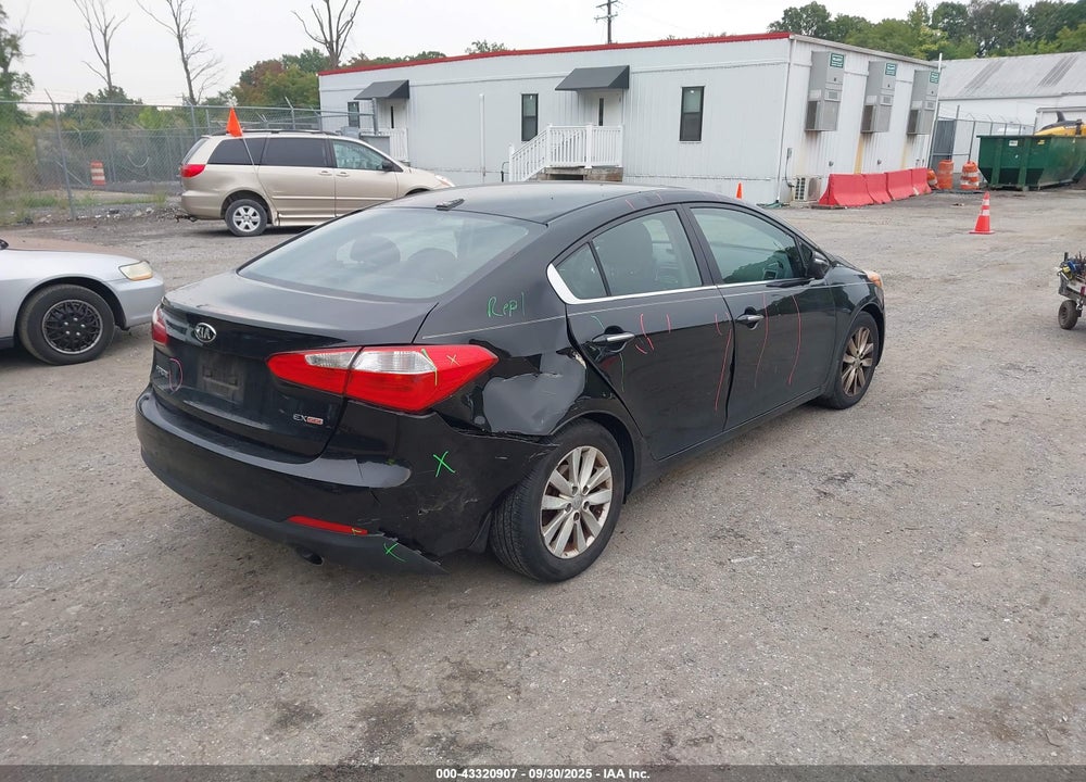 2015 KIA FORTE EX VIN: KNAFX4A84F5318987