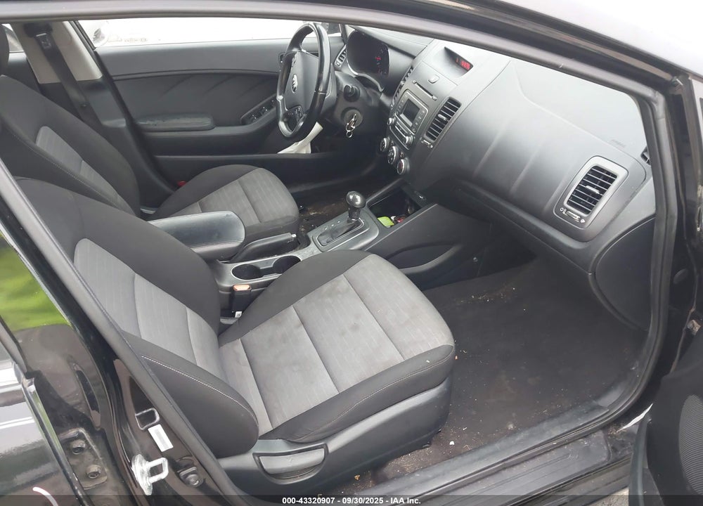 2015 KIA FORTE EX VIN: KNAFX4A84F5318987