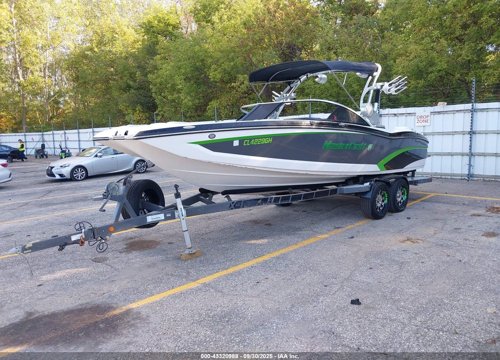 2015 MASTERCRAFT X46 VIN: MBCSNBV8H415