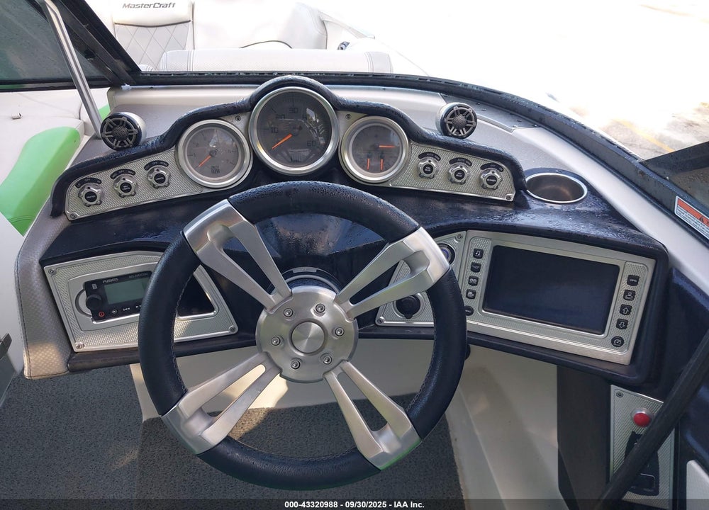 2015 MASTERCRAFT X46 VIN: MBCSNBV8H415