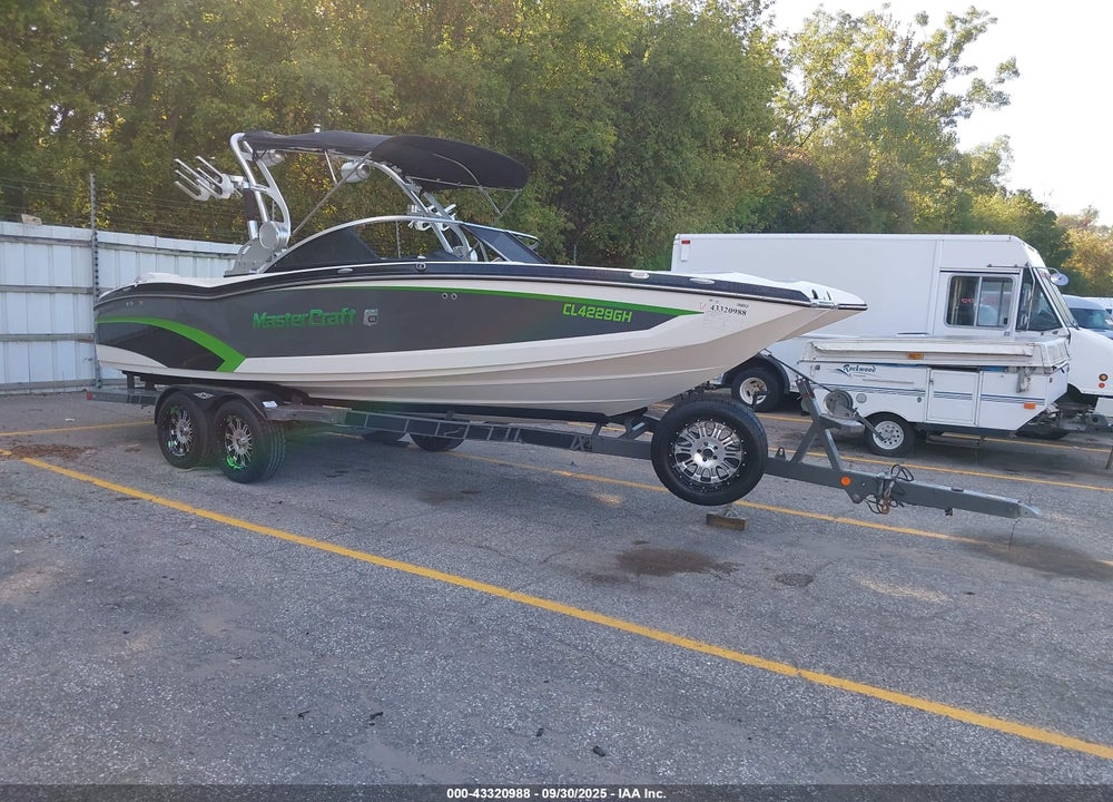 2015 MASTERCRAFT X46 VIN: MBCSNBV8H415