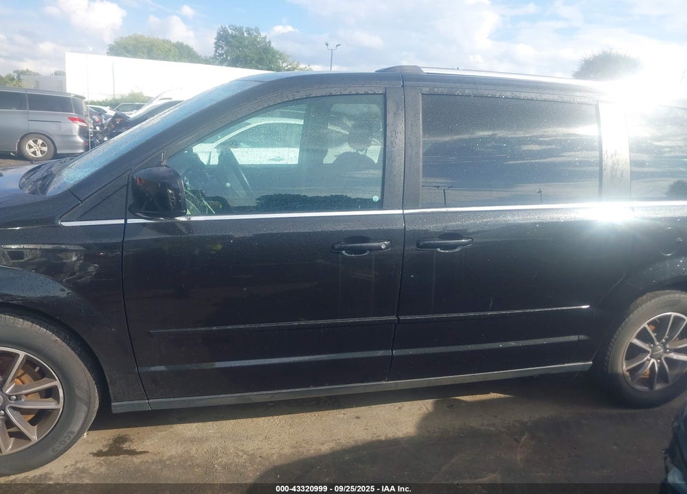 2017 DODGE GRAND CARAVAN SXT VIN: 2C4RDGCG0HR692677