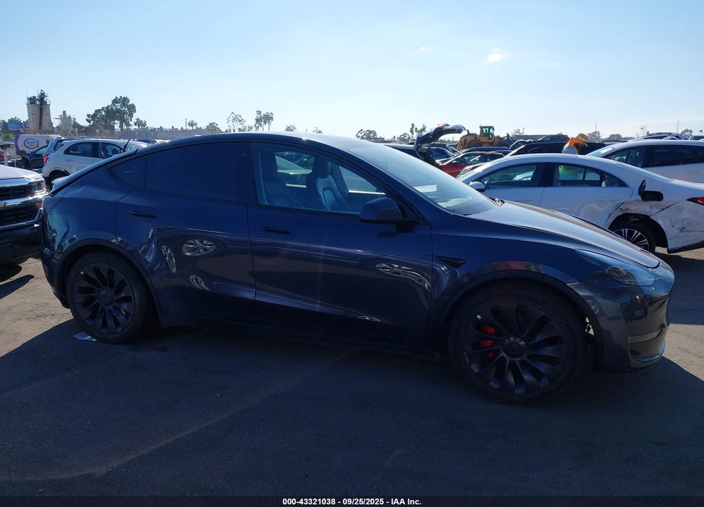 2022 TESLA MODEL Y VIN: 7SAYGDEFXNF488856