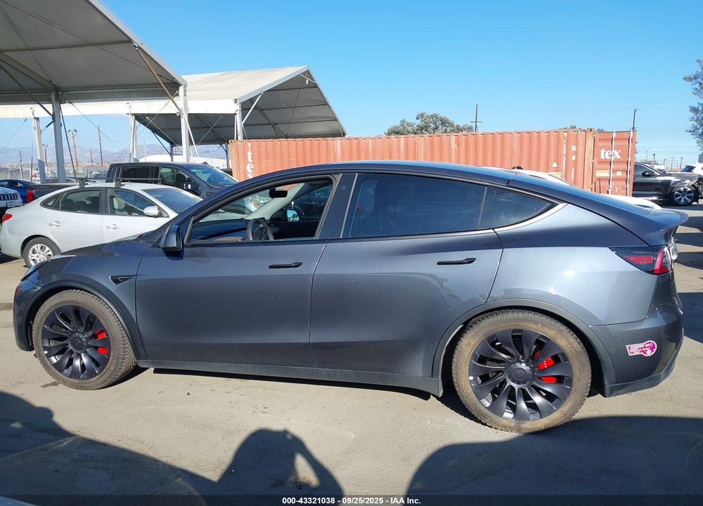 2022 TESLA MODEL Y VIN: 7SAYGDEFXNF488856