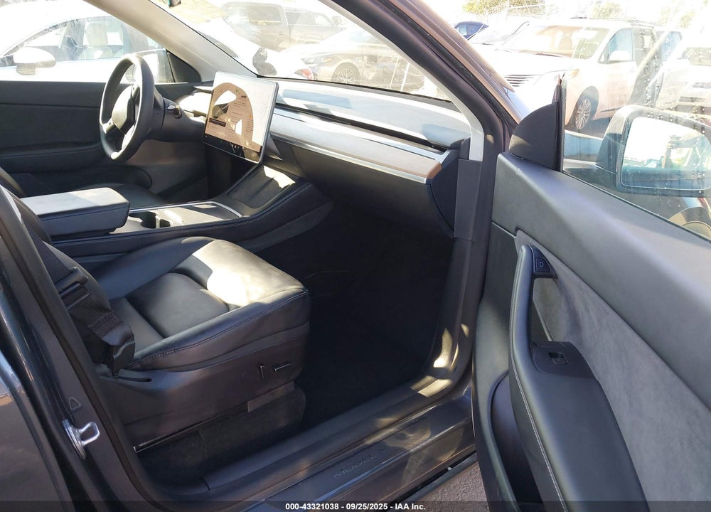 2022 TESLA MODEL Y VIN: 7SAYGDEFXNF488856