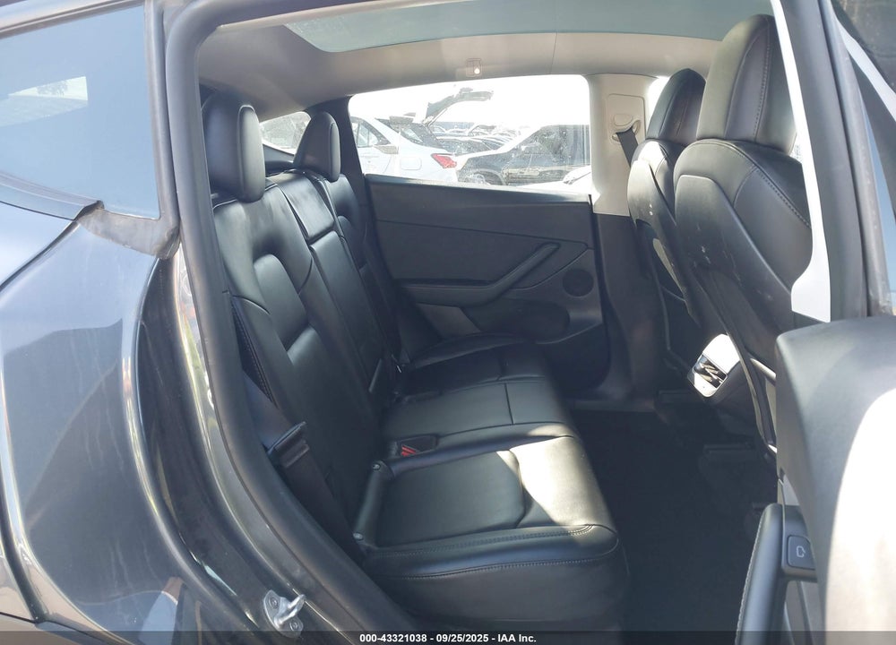 2022 TESLA MODEL Y VIN: 7SAYGDEFXNF488856